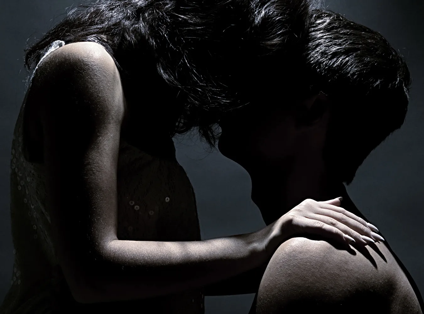 "Czy podoba ci się moje nagie ciało?"