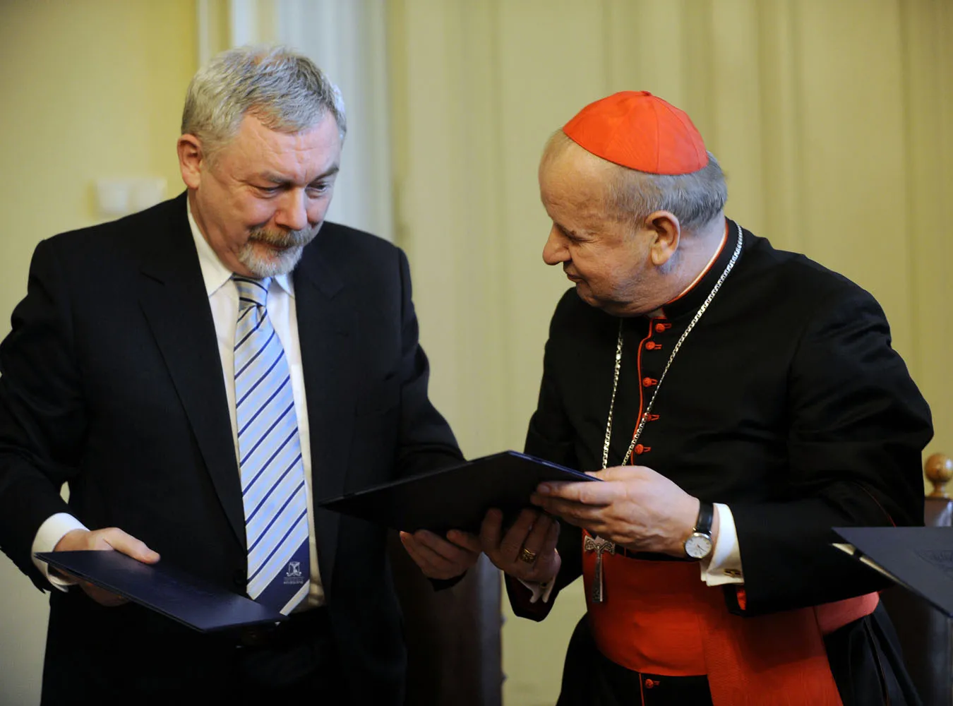 Prezydent walczy z Kościołem o 25 milionów