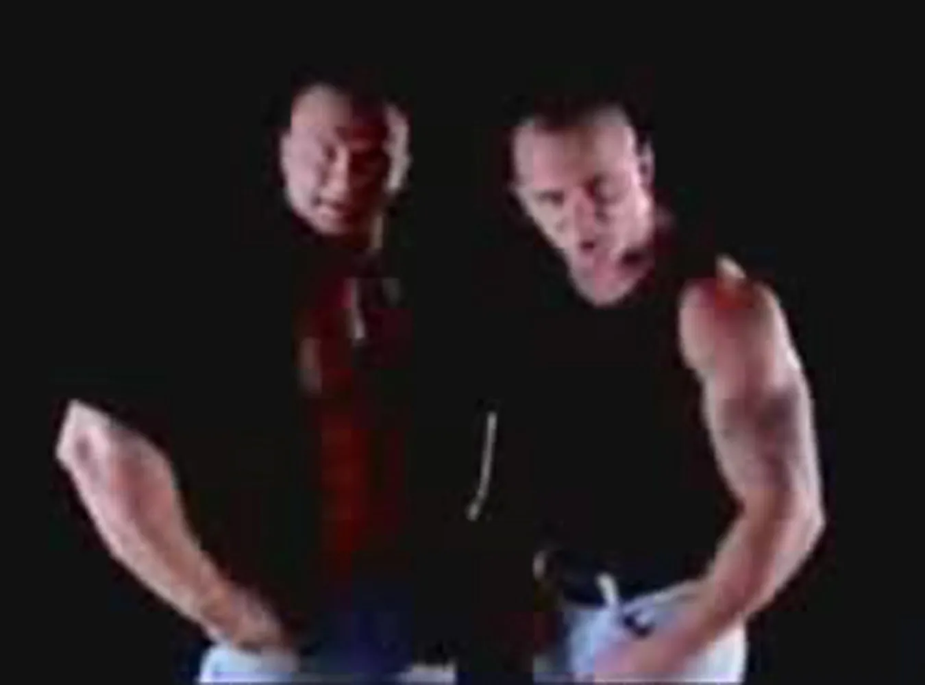 Zobacz, jak  quot;Pudzian quot; śpiewa w boysbandzie