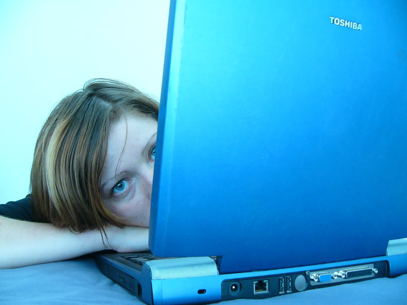 Laptopy będą miały większe ekrany... o milimetry