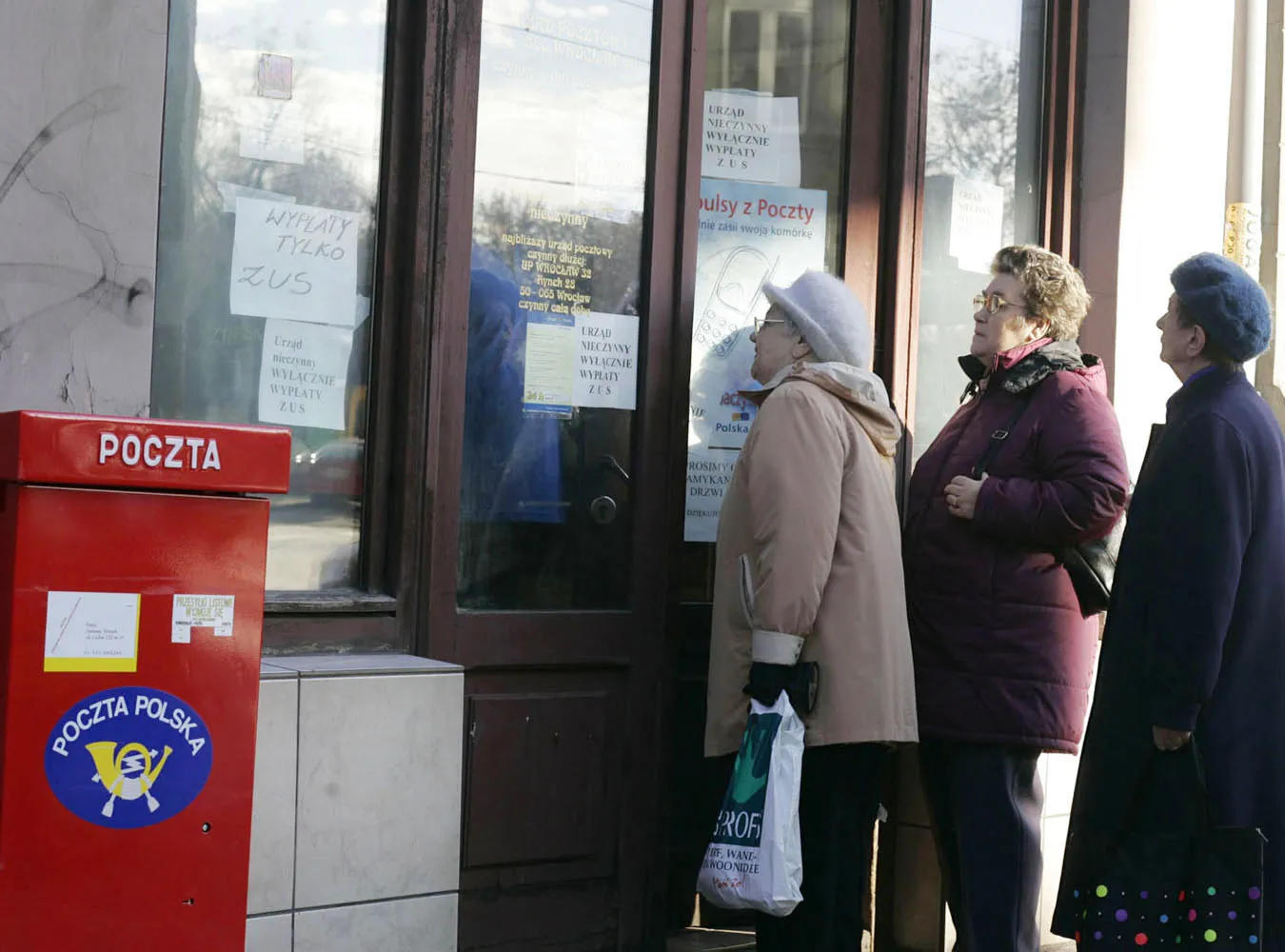 Strajkujący pocztowcy zostawią emerytów bez grosza