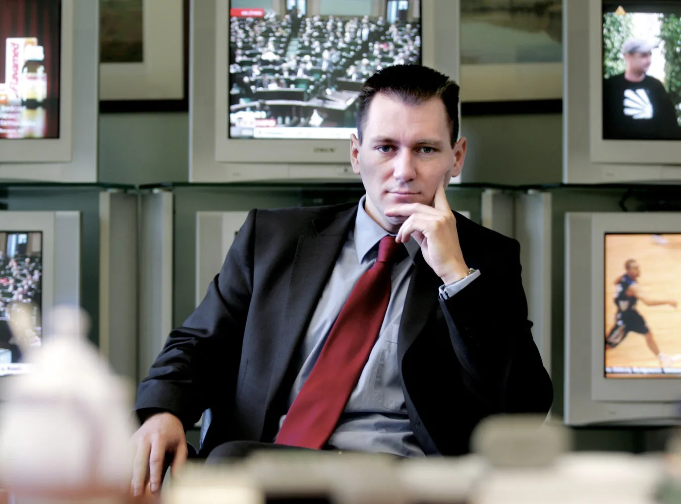 TVP pod rządami Farfała. "Odwołani sprzedają pocałunki śmierci"