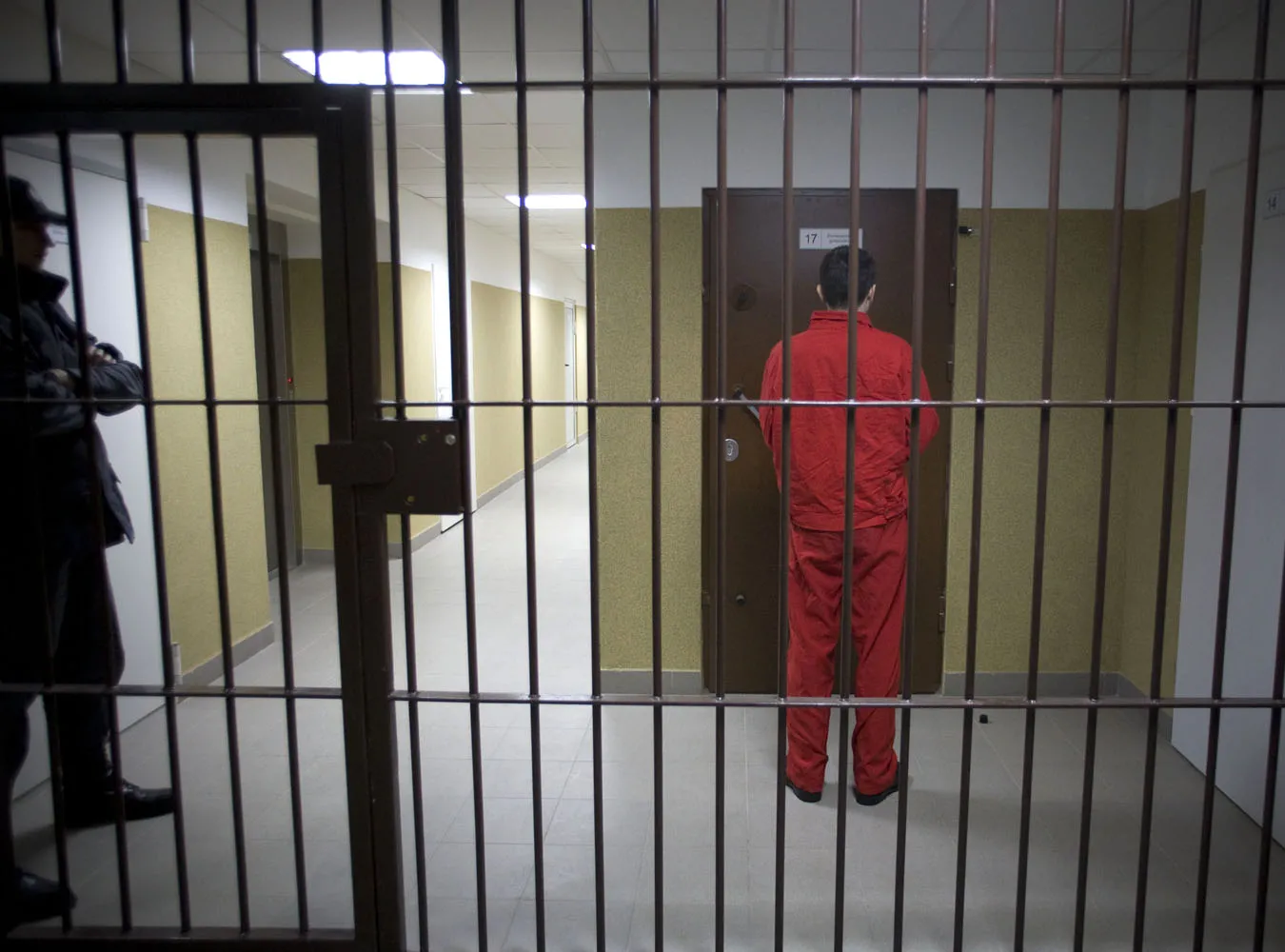 Co 10 dni mamy samobójstwo w więzieniu