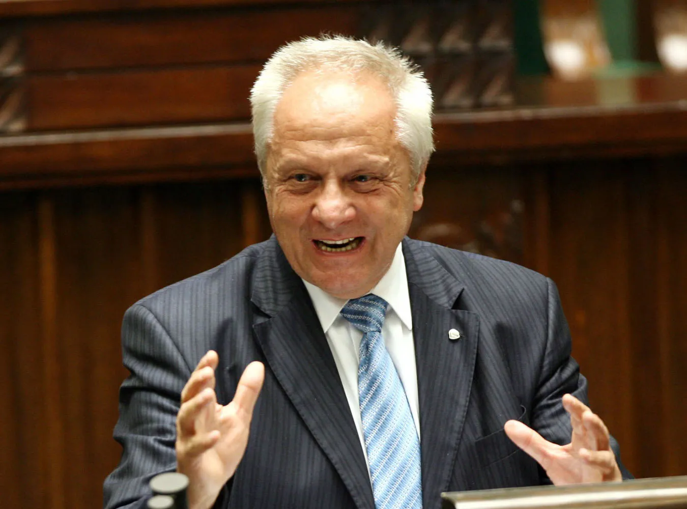 Niesiołowski: Kaczyński na inhalacje