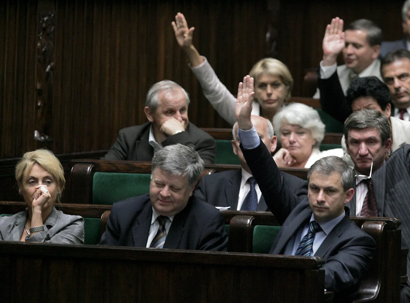 Po przyjęciu prezydenckiego weta do ustawy medialnej posłowie lewicy bombardowani są SMS-ami od działaczy i sympatyków tej partii