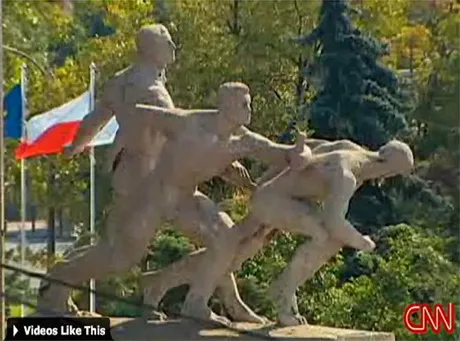 Telewizja CNN kpi z Tuska i podziwia Dodę