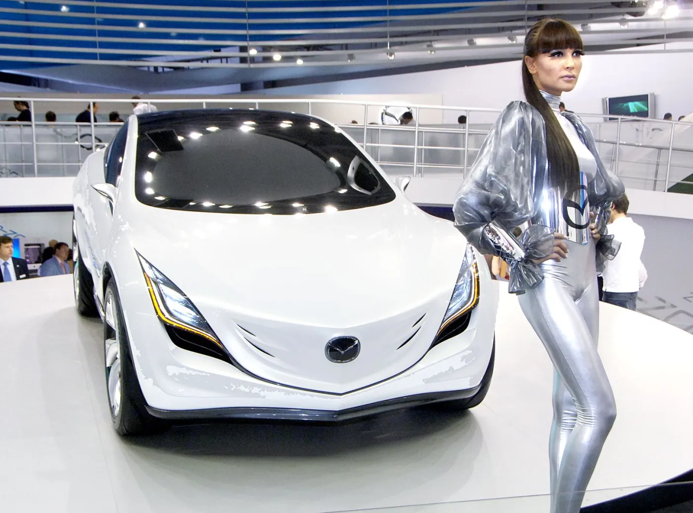 Ford sprzedaje Mazdę