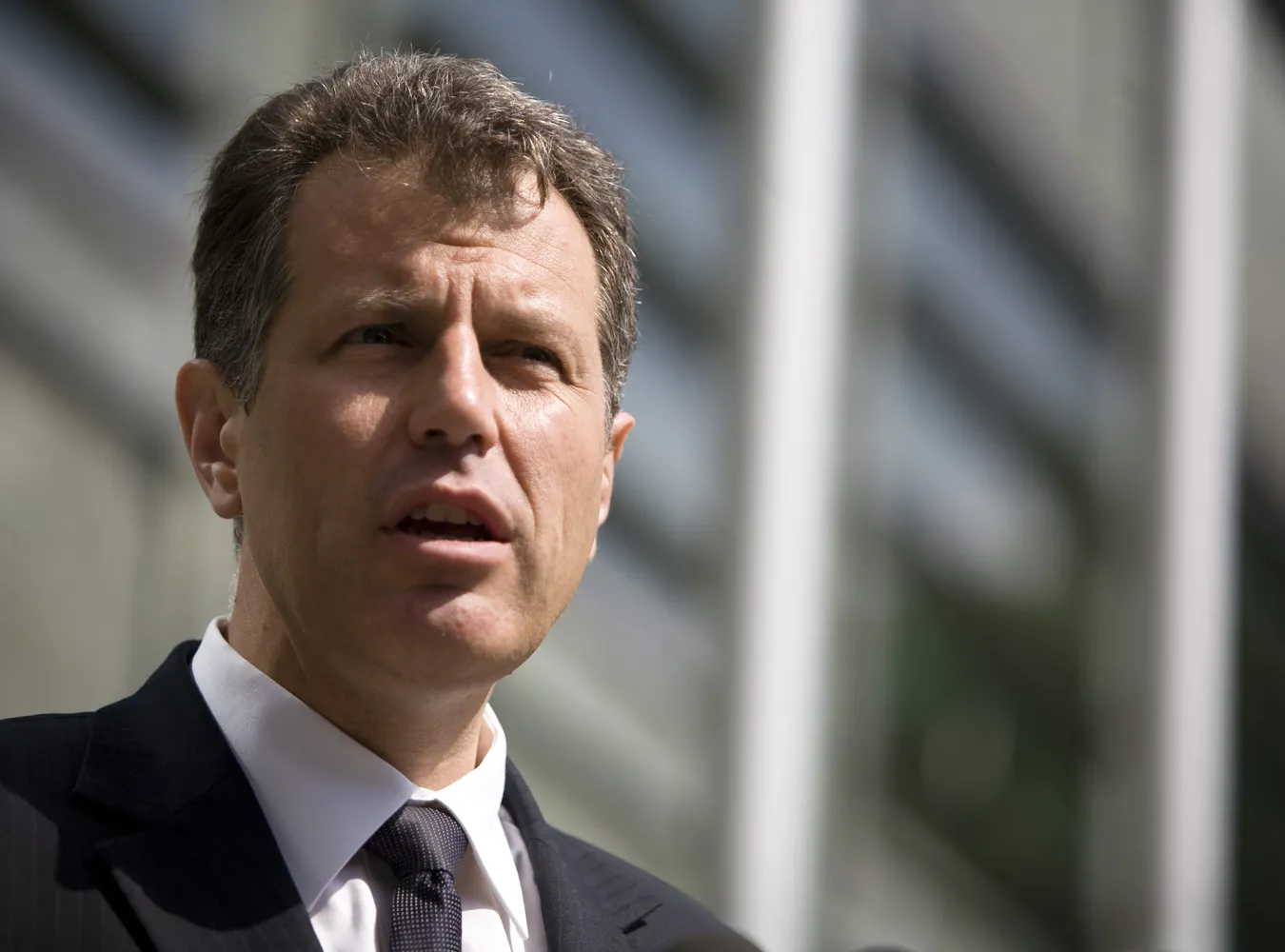 Milewicz oddała order, bo to modne