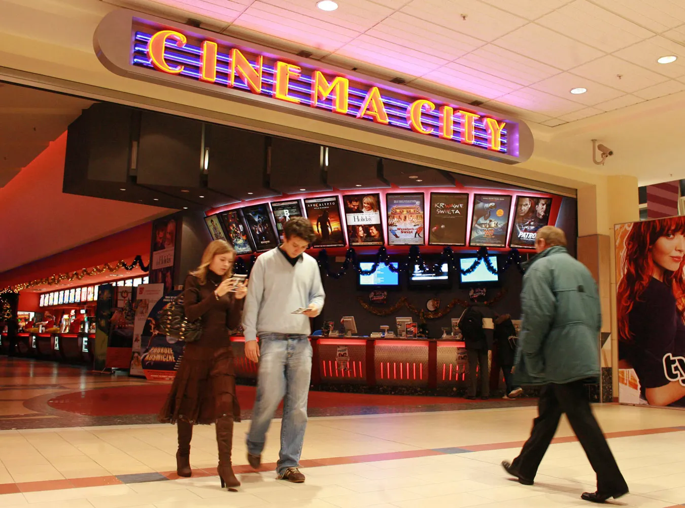 Mimo żałoby kina będą pracować