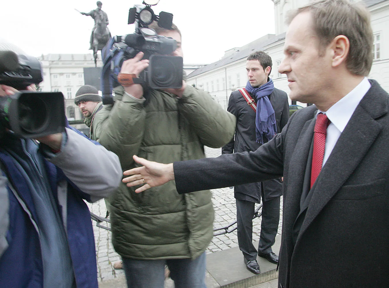 Telewizje walczą o debatę Tusk-związkowcy