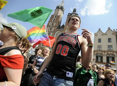 Senatorowie: Zakazać gejom maszerowania!