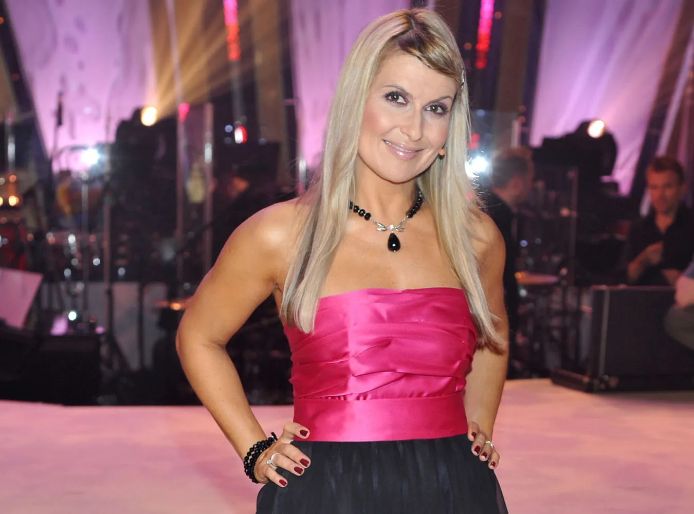 Skrzynecka sama dba o swoje kreacje w "TzG"