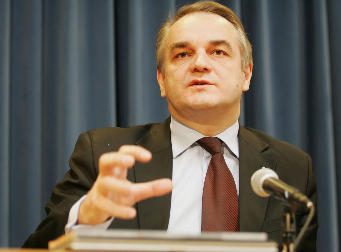 Pawlak tkwi po uszy w nepotyzmie