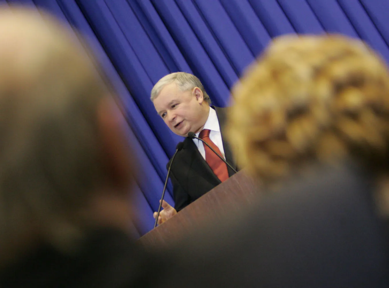 Niech rząd walczy z kryzysem, nie z sobą