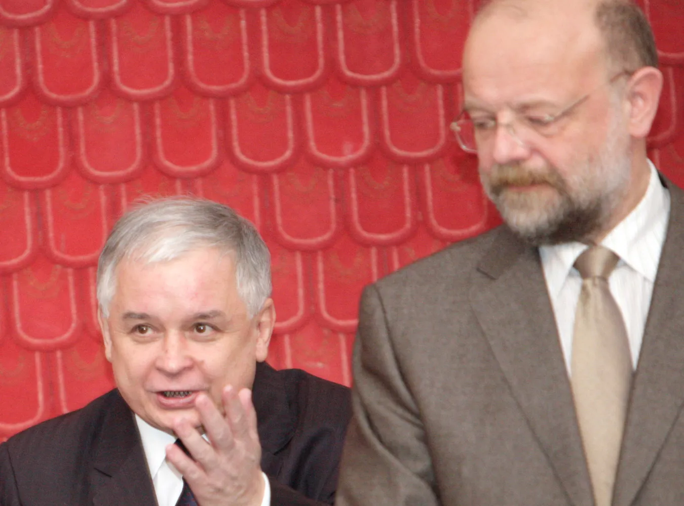 Rząd chce "wkopać" prezydenta w podatki?