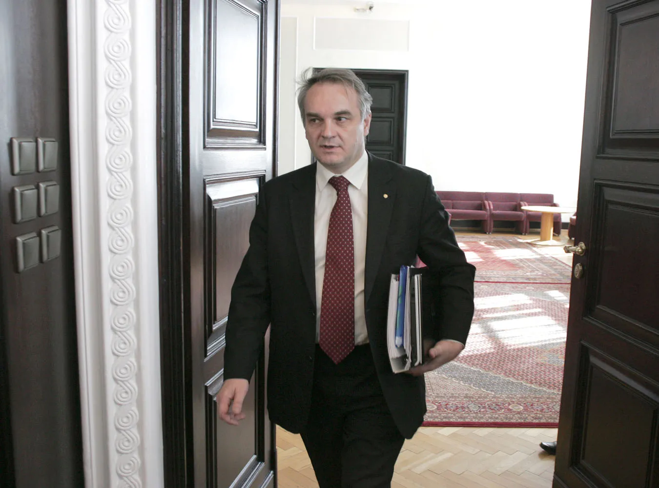 Kryzys wszędzie, ale nie w rządzie