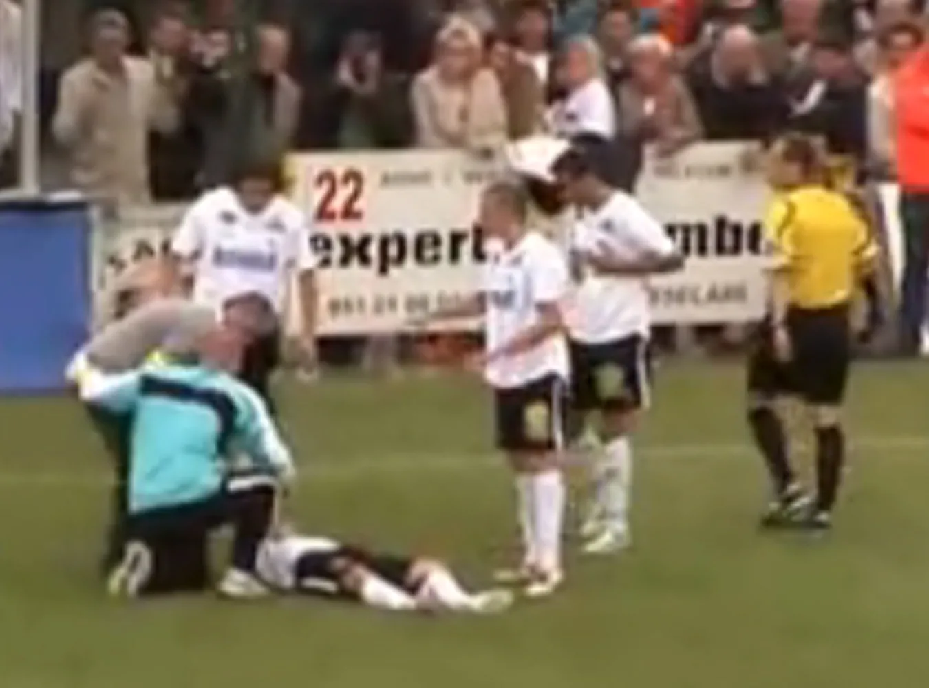 Ten piłkarz umierał na boisku. Wideo