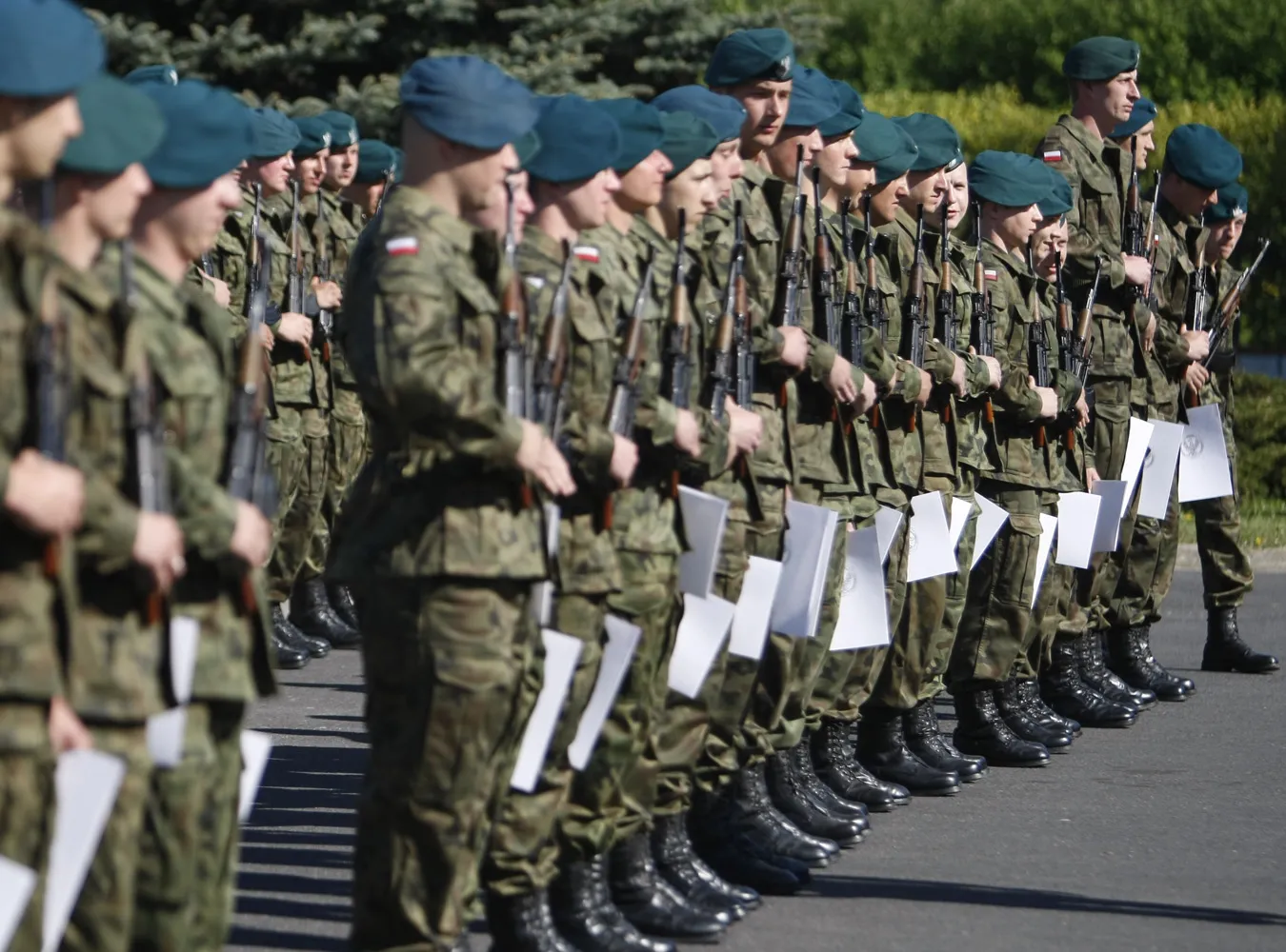 "Koty" i "Dziadki" odchodzą z armii