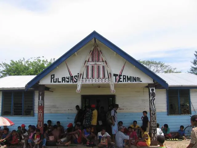 fr_papua_11_110127a_381635.jpg