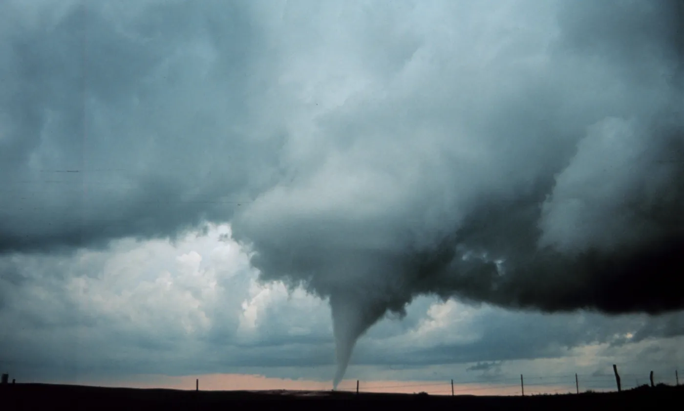 fr_tornado7_115004a_417390.jpg