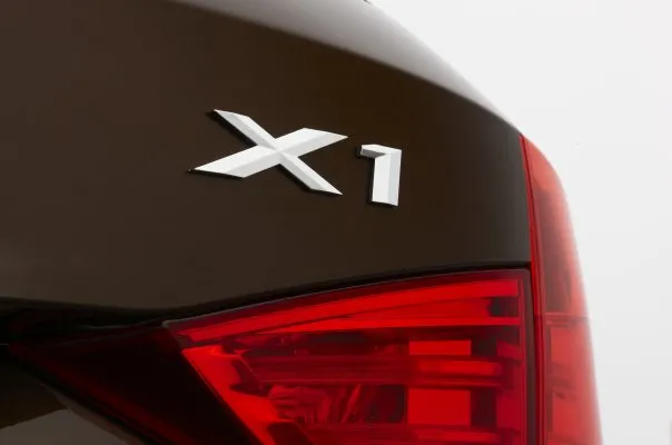 fr_bmw_x1_1_210618a_443465.jpg