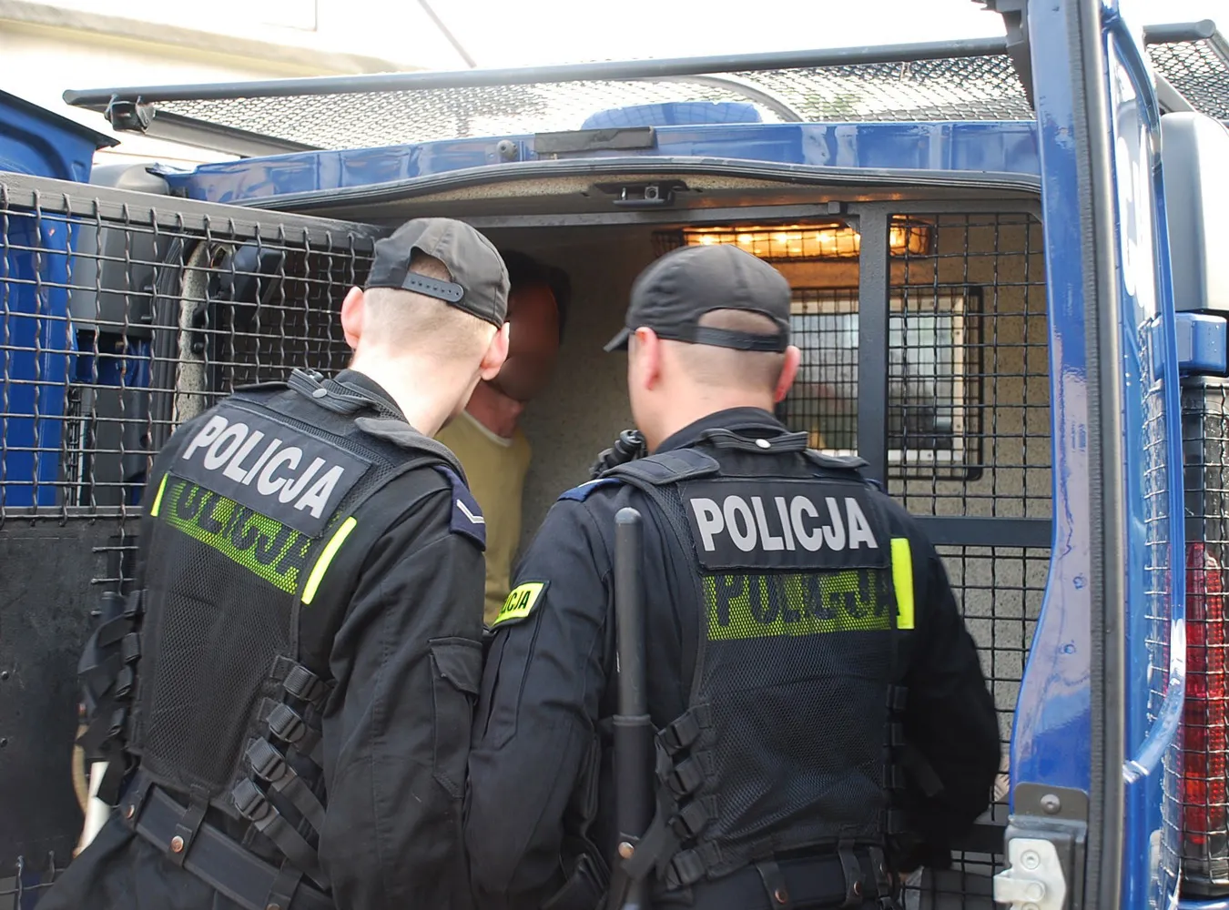 Stanie przed sądem za fałszywe alarmy bombowe