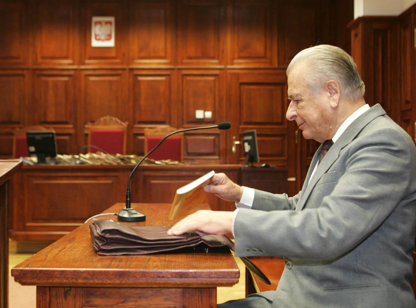 Sąd Kiszczak nie może wymawiać się sanatorium