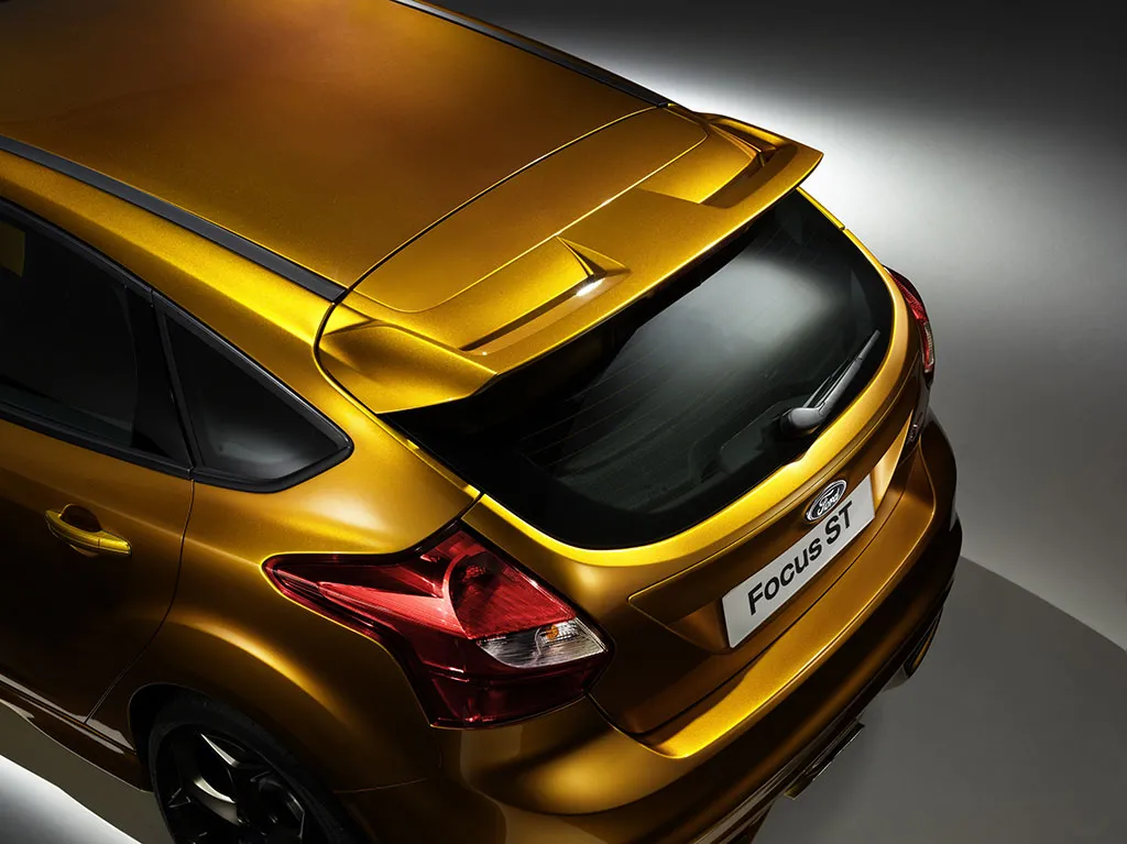 newfordfocus_st_26_1564861.jpg