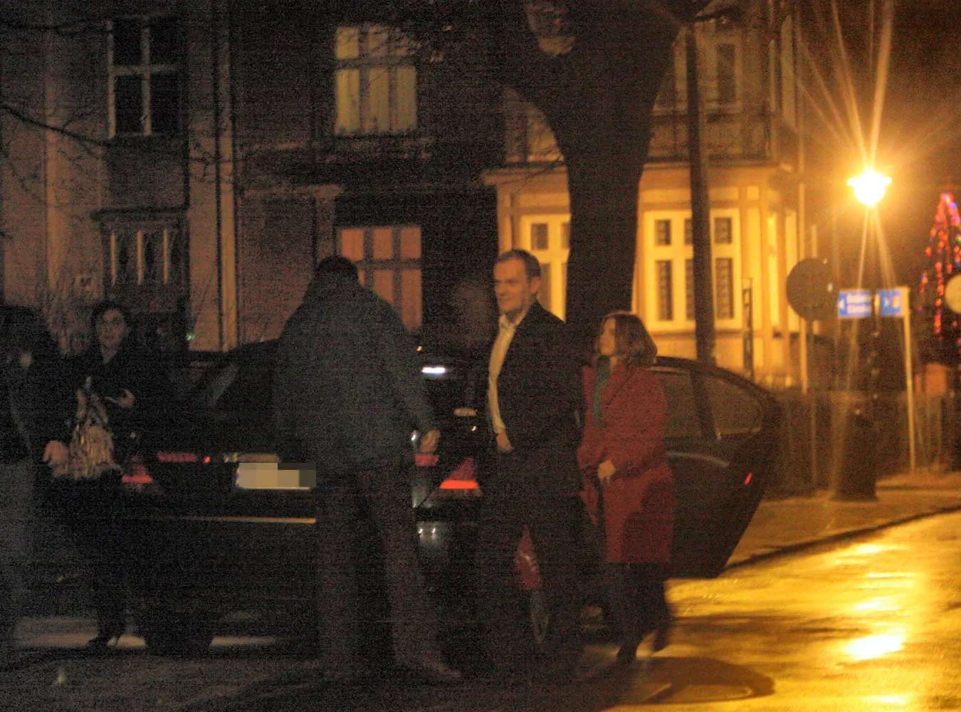 quot;Fakt quot; Premier Donald Tusk przywitał nowy rok na zwykłej zabawie w gronie najbliższych znajomych