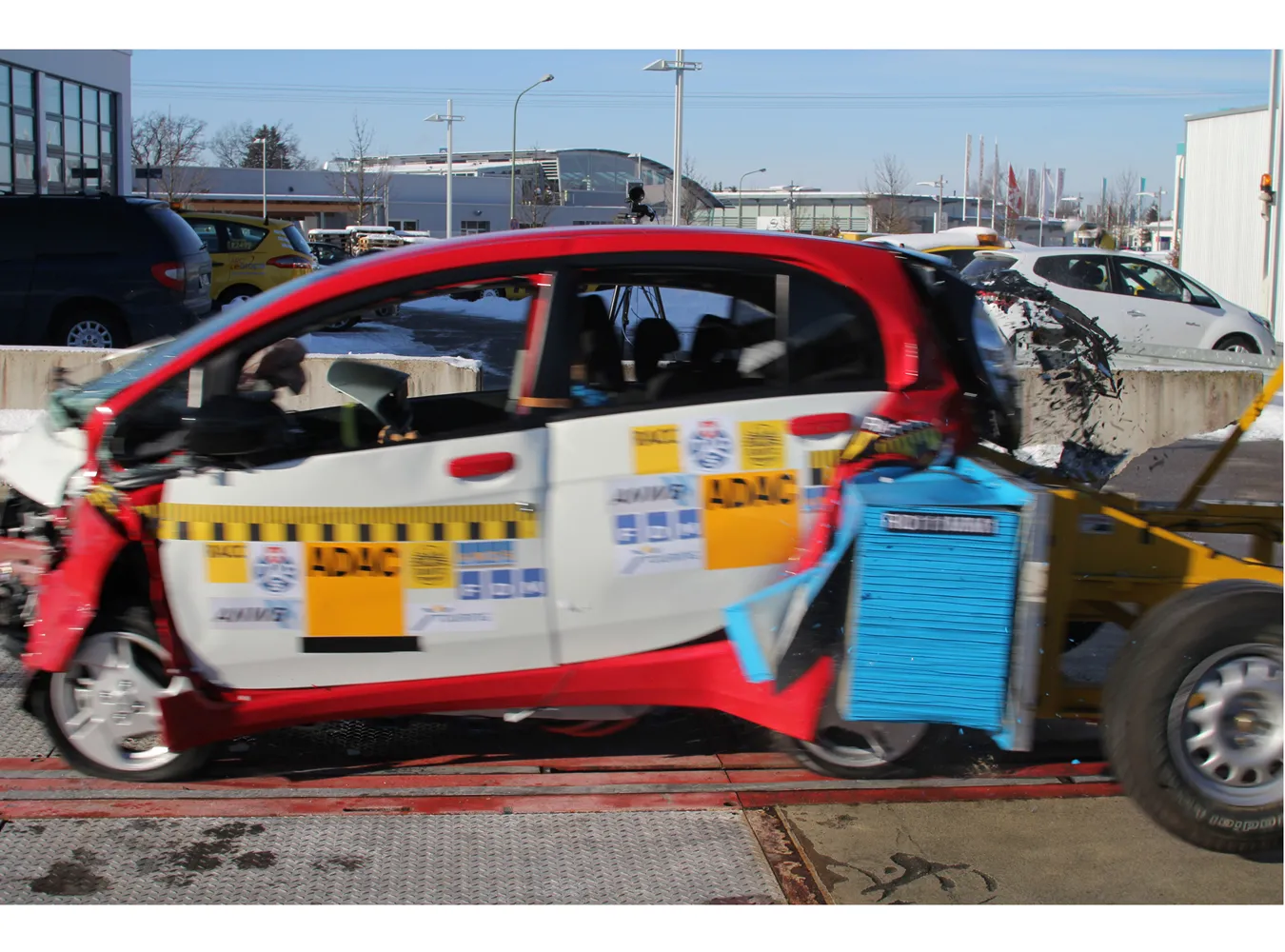 1756702-heckcrash-imiev-1-15.jpg