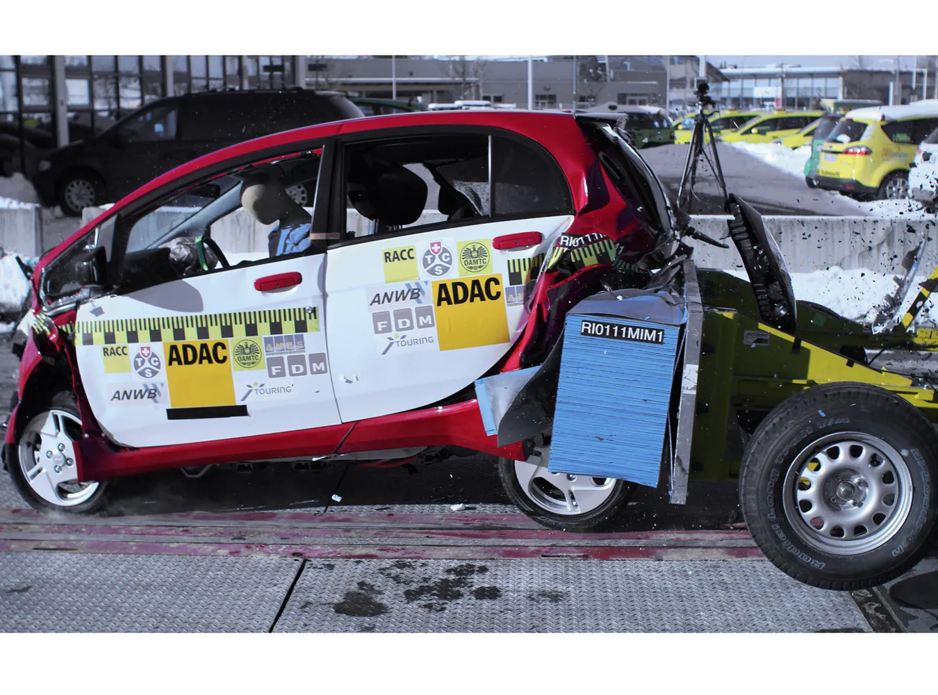 1756726-heckcrash-imiev-2-15.jpg