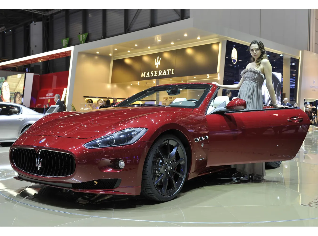 1859938-maserati-gran-cabrio.jpg