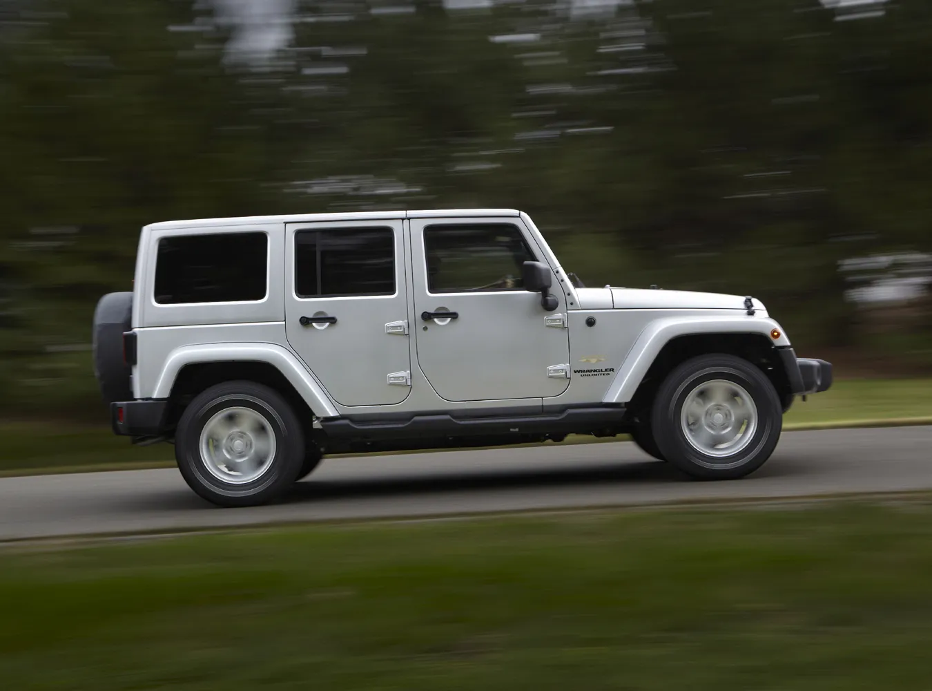 1882916-jeep-wrangler-137jp.jpg
