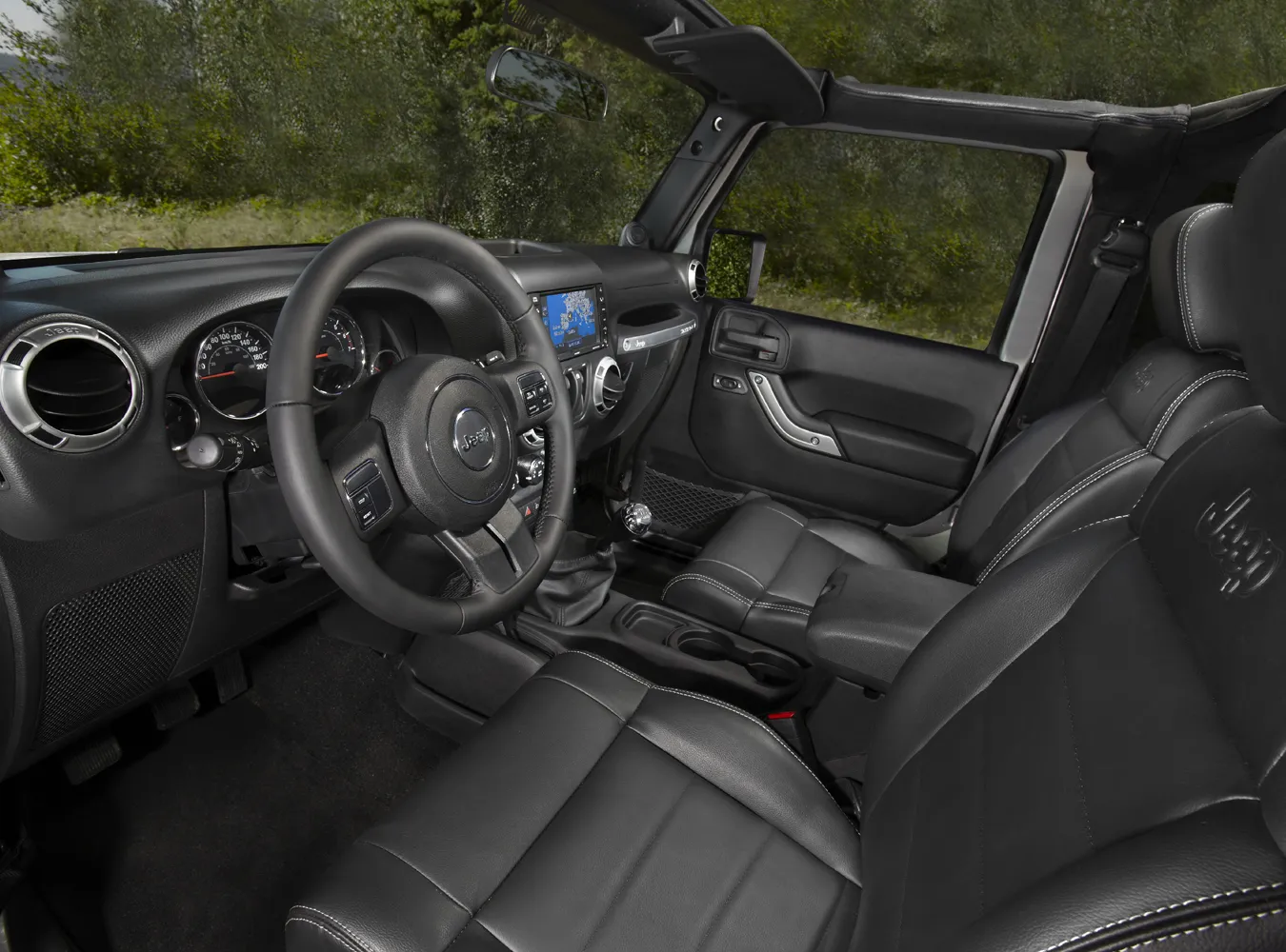 1883016-jeep-wrangler-142jp.jpg