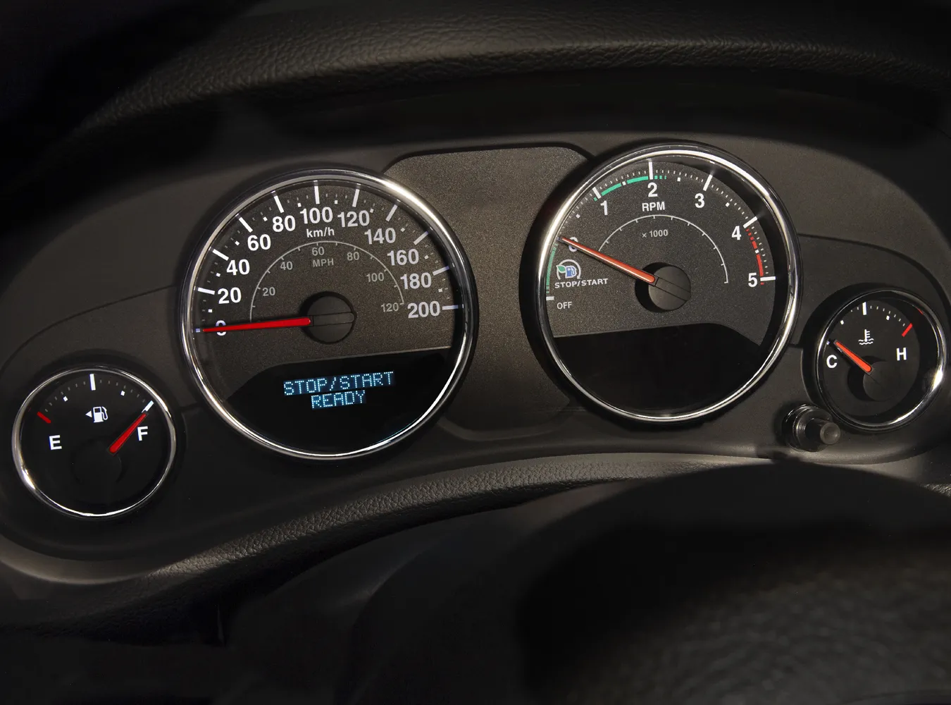 1883041-jeep-wrangler-144jp.jpg