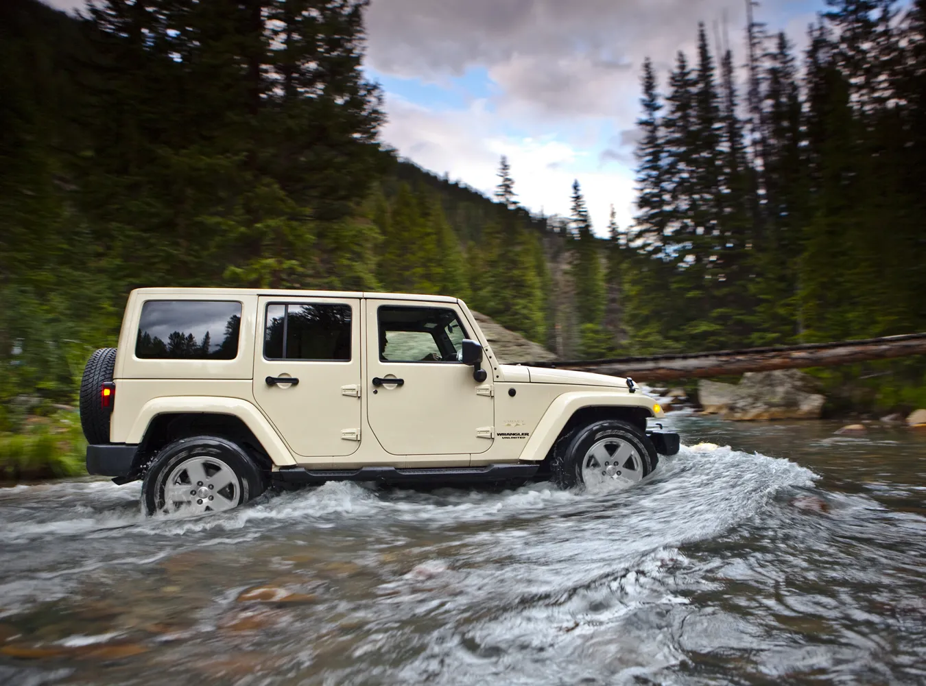 1882766-jeep-wrangler-002wr.jpg