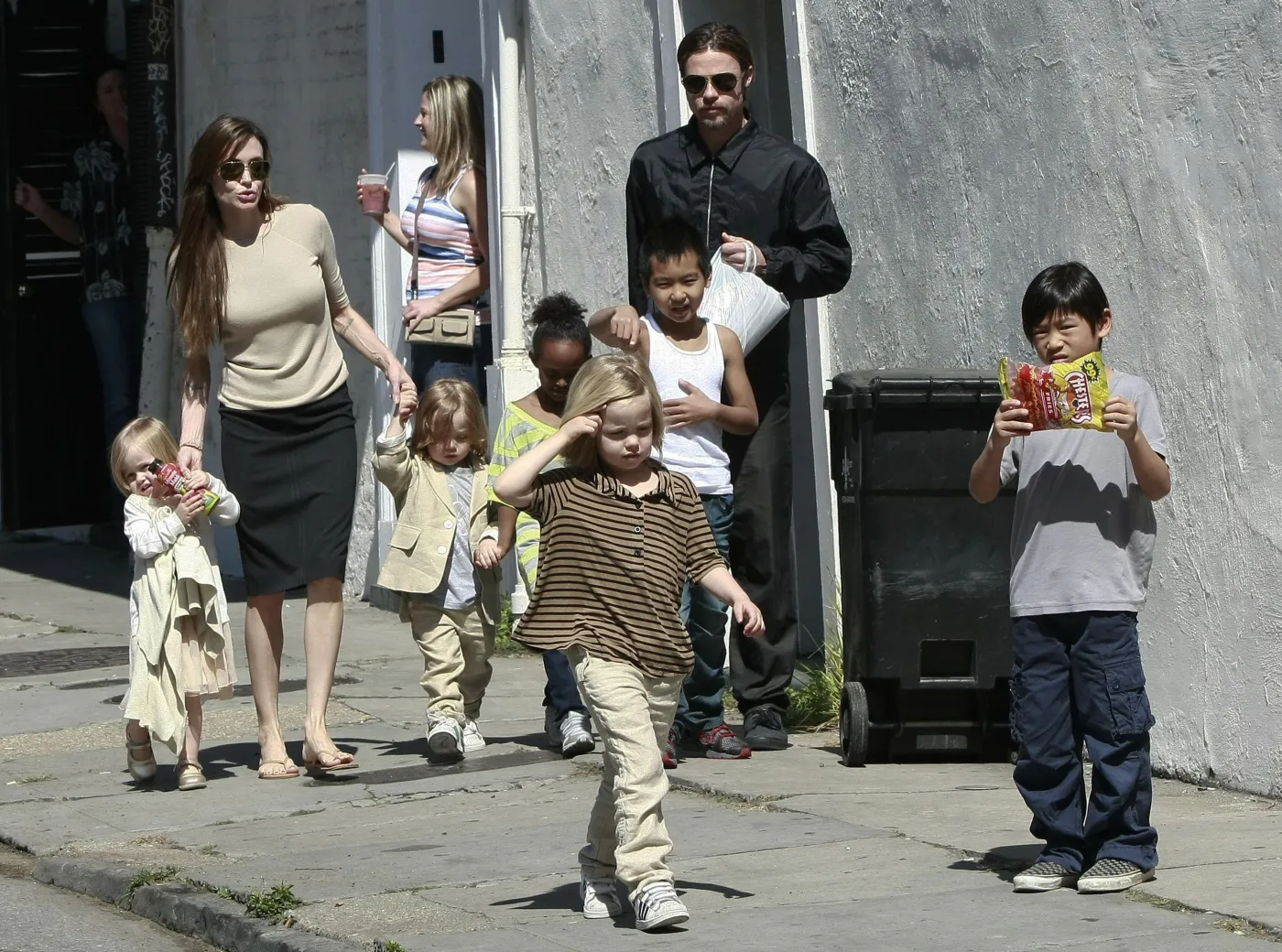 Angelina Jolie i Brad Pitt ze swoimi dziećmi