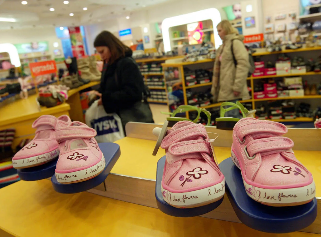 Ubranka i buciki dla dzieci będą droższe