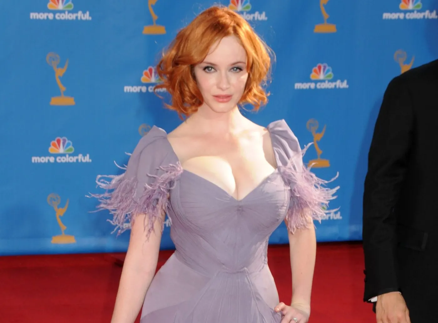 Biuściasta aktorka na ratunek kobietom o obfitych kształtach