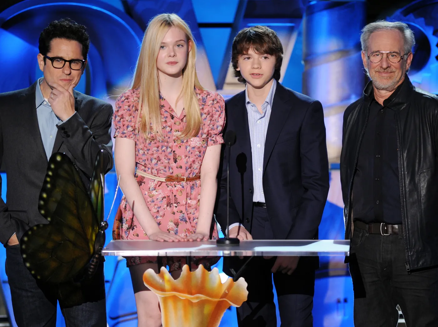 Steven Spielberg, J.J. Abrams, Elle Fanning oraz Joel Courtney zaprezentowali fragmenty owianego tajemnicą filmu "Super 8"