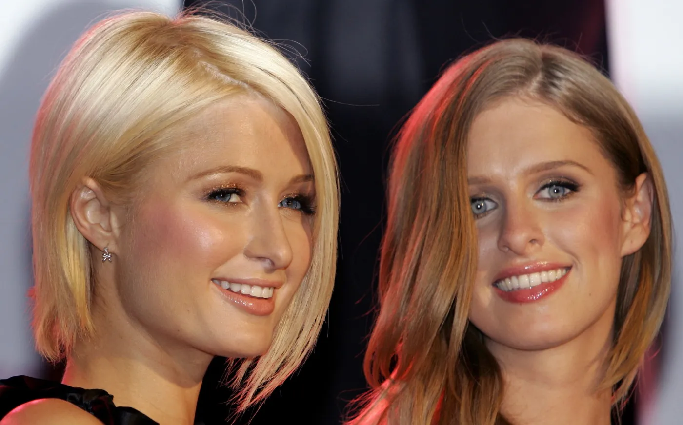 2406440-paris-i-nicky-hilton.jpg