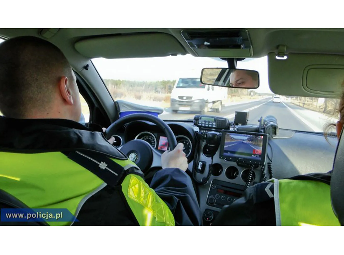 Szalony pościg za motocyklistą! Zaskakująca reakcja policji 