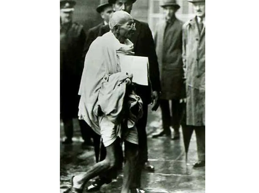 2946594-gandhi-w-saint-james.jpg