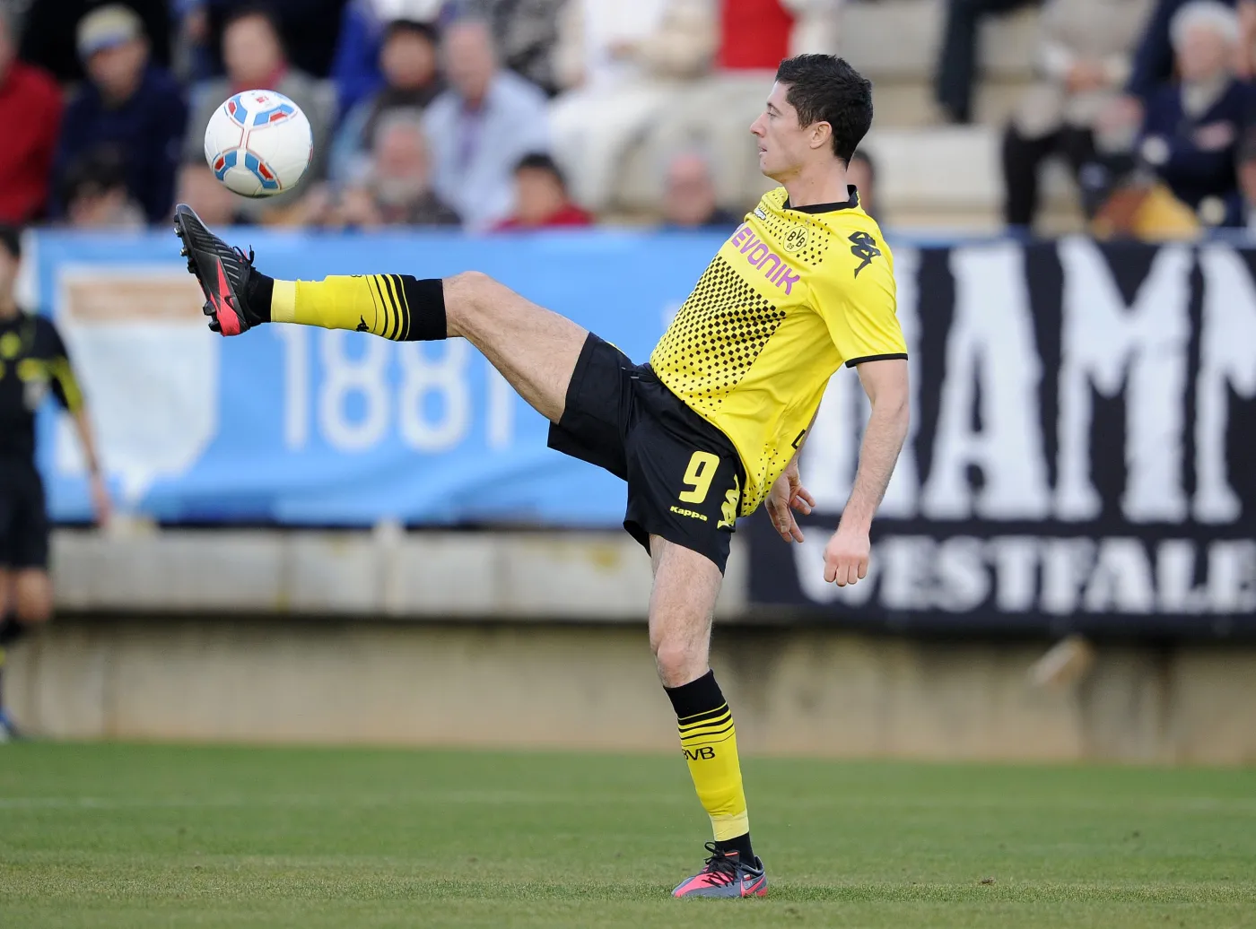 Reprezentanci Polski strzelili pięć goli w Bundeslidze. Zobacz wideo