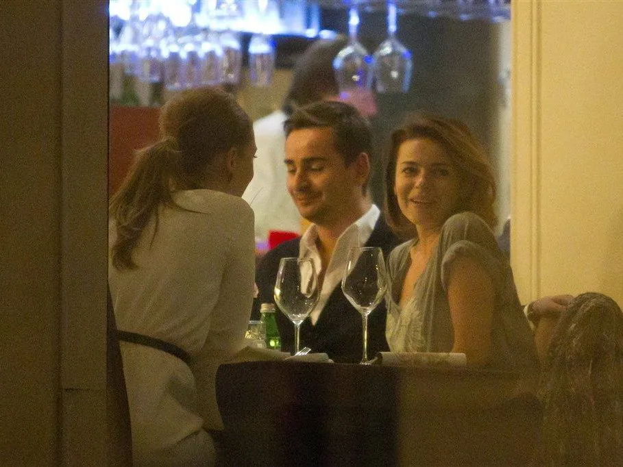 Kto przytula znaną tancerkę i co na to jej narzeczony?