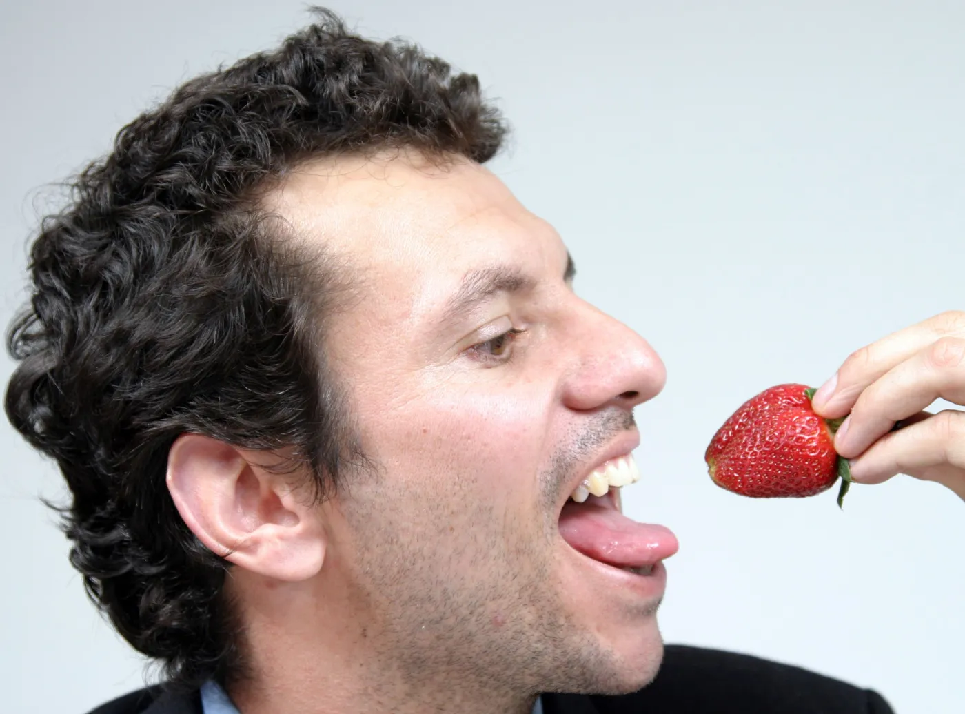 mężczyzna truskawka