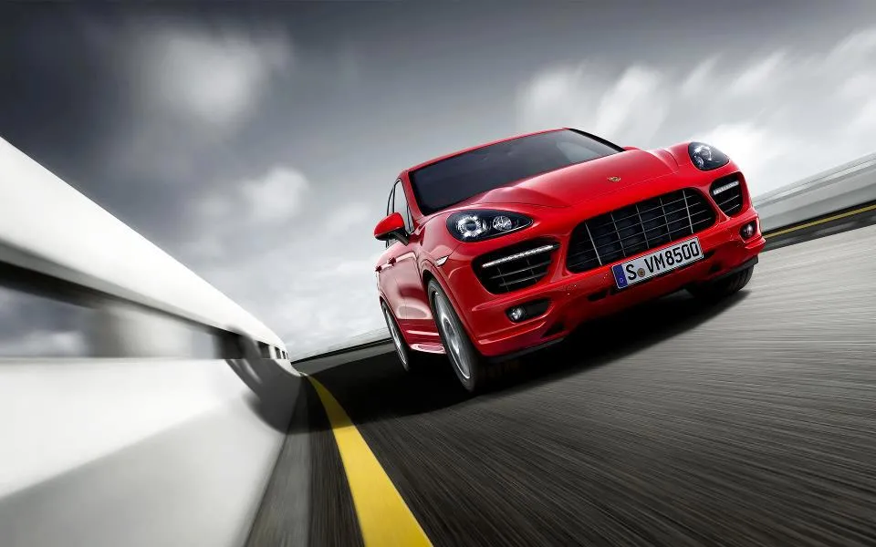 3341491-porsche-cayenne-gts.jpg