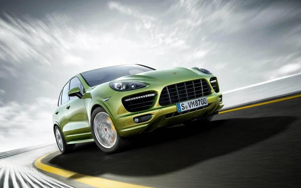 3341547-porsche-cayenne-gts.jpg