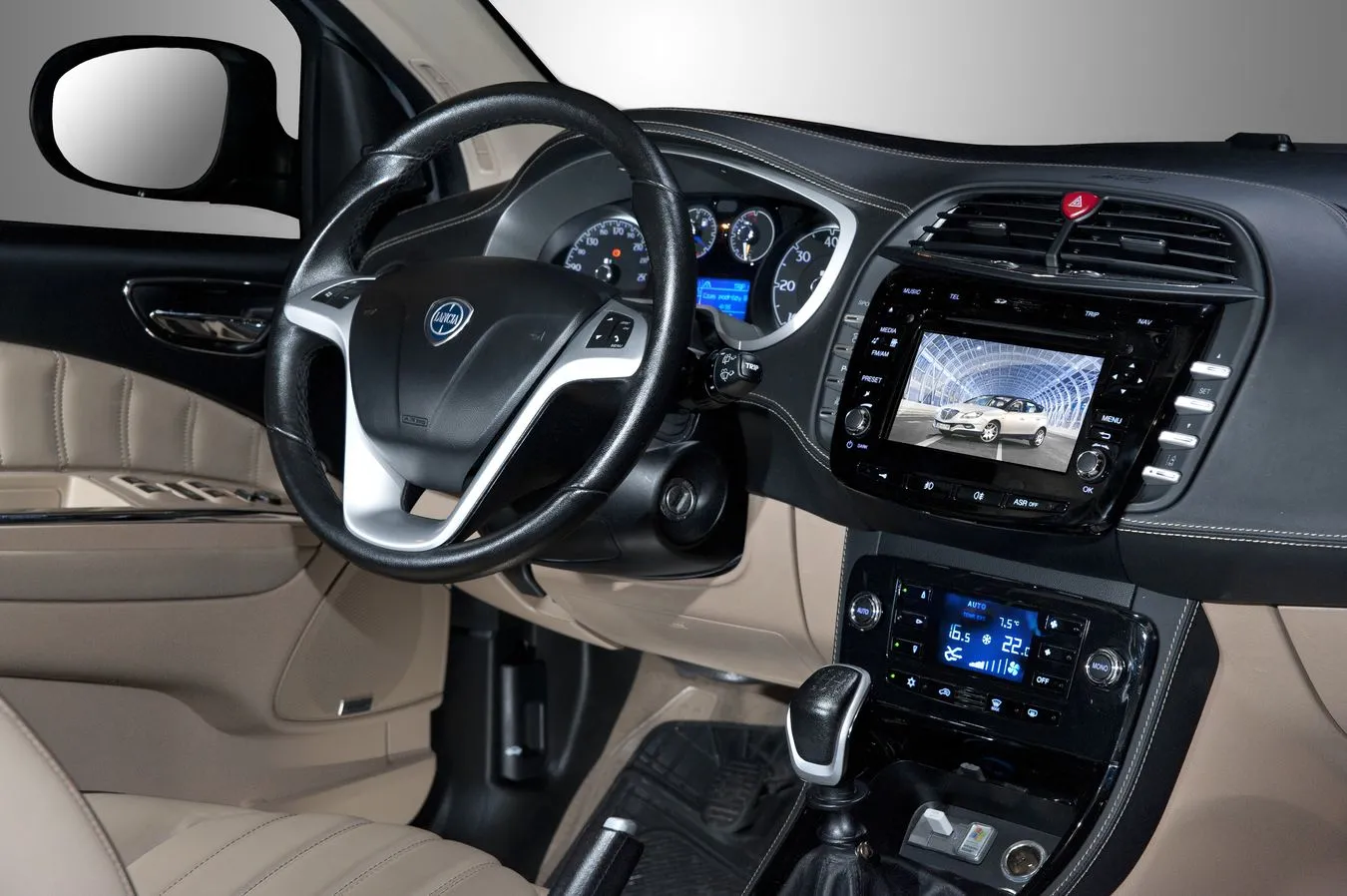3114180-lancia-delta-seria-1.jpg