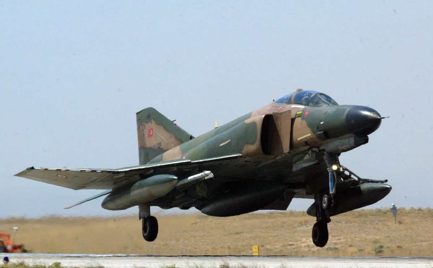 Turecki F-4 Phantom